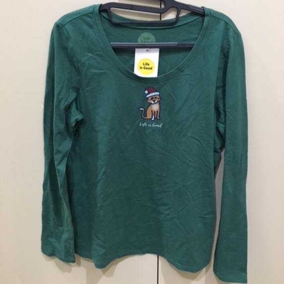 Life Is Good Tops - NWT Life is Good S long sleeved Santa Cat t-shirt